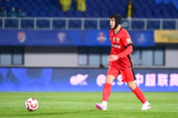 东体：吾米提江累计黄牌停赛无缘战河南队，颜骏凌等4人身背3黄