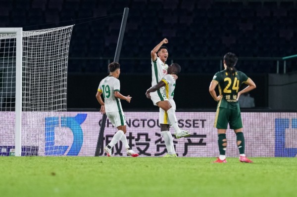 国安4-3战胜浙江队，赢得球队历史上各项赛事第500胜
